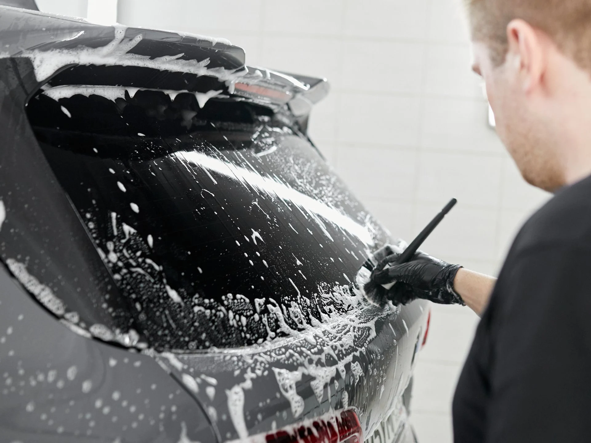 Prozess der professionellen Lackpolitur bei N9 Performance